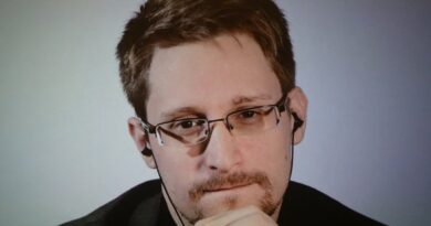 Edward Snowden Net Worth 2022 .