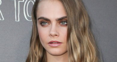 Cara Delevingne Net Worth 2022,