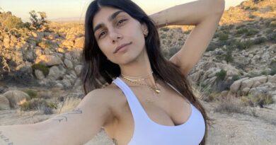 Mia Khalifa Net Worth 2022 .