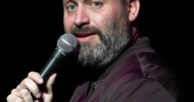 Tom Segura Net Worth 2023 .